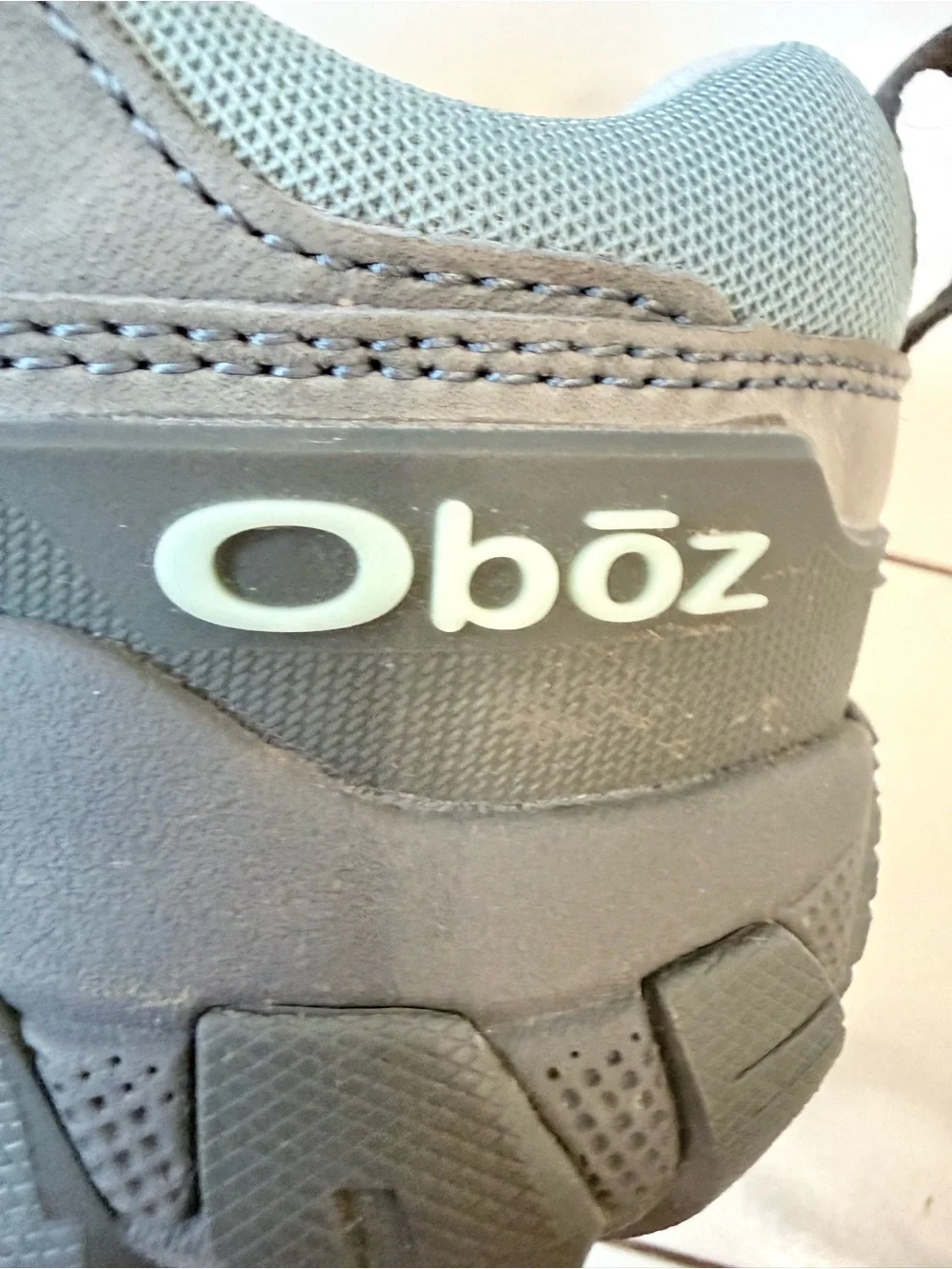 Oboz Women's Sawtooth Low Waterproof Hiking Shoes Grey Size 7